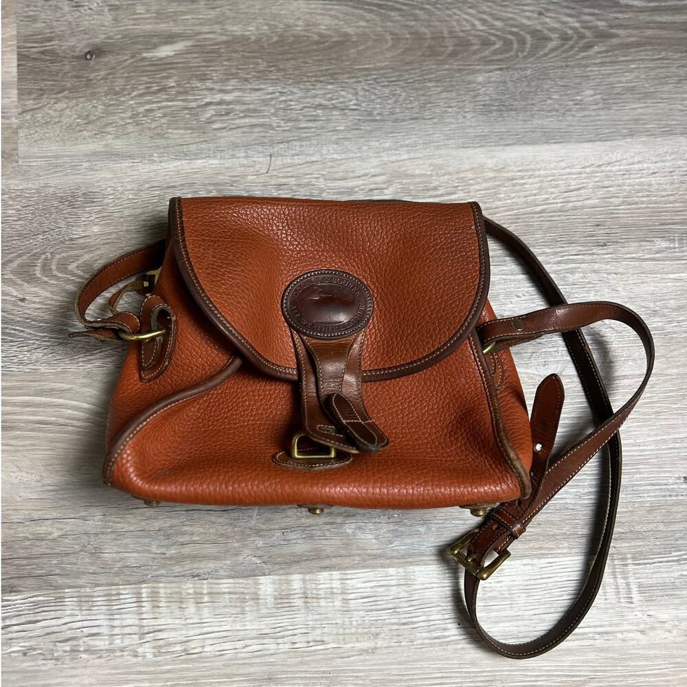 Dooney & Bourke Vintage Pebbled Leather Crossbody Bag Brown Old Money Classic US